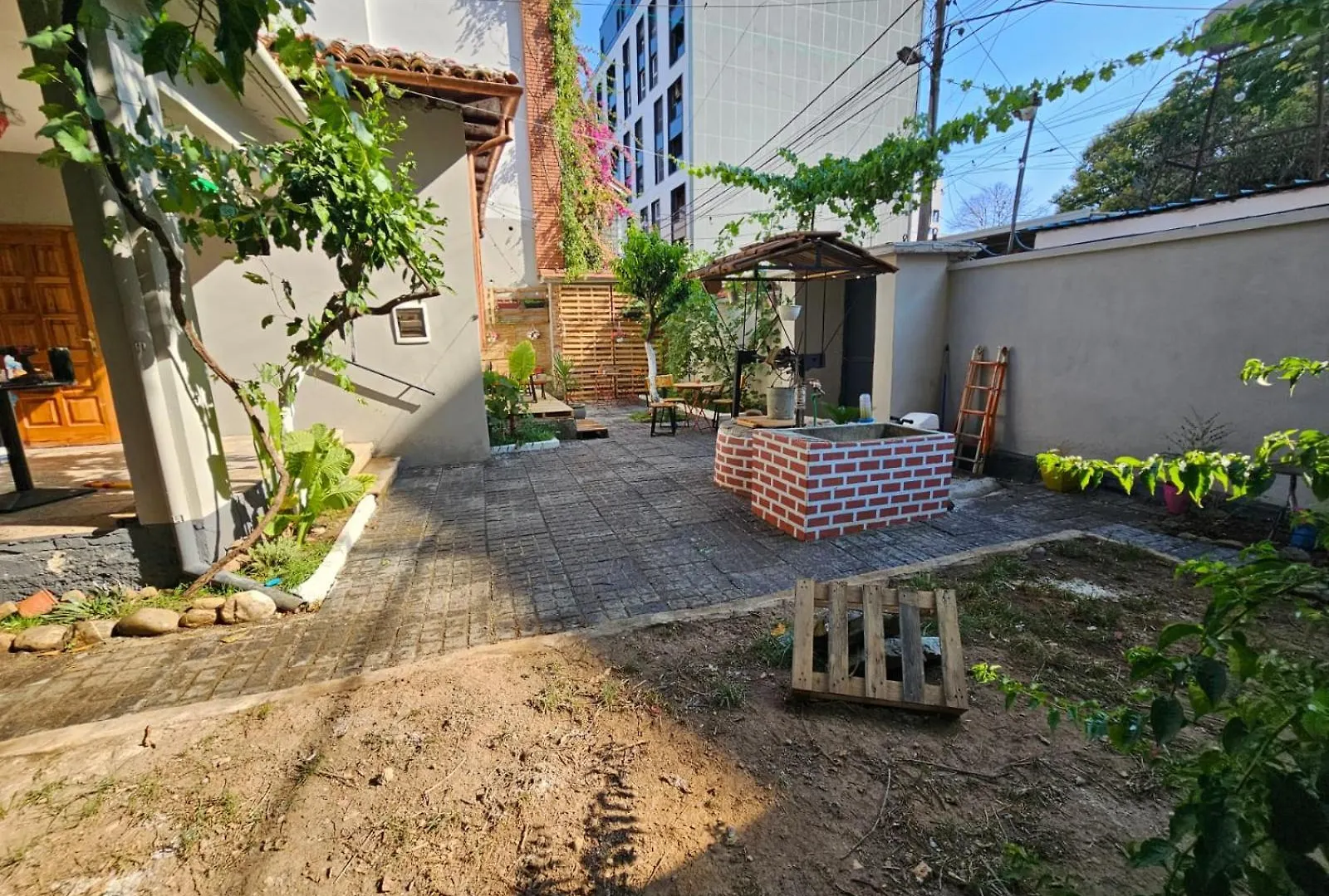 Lemon House Hostel Tirana
